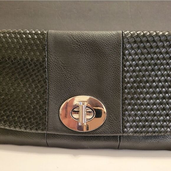 BRAND NEW EXLARGE BLACK CLUTCH - Picture 7 of 16